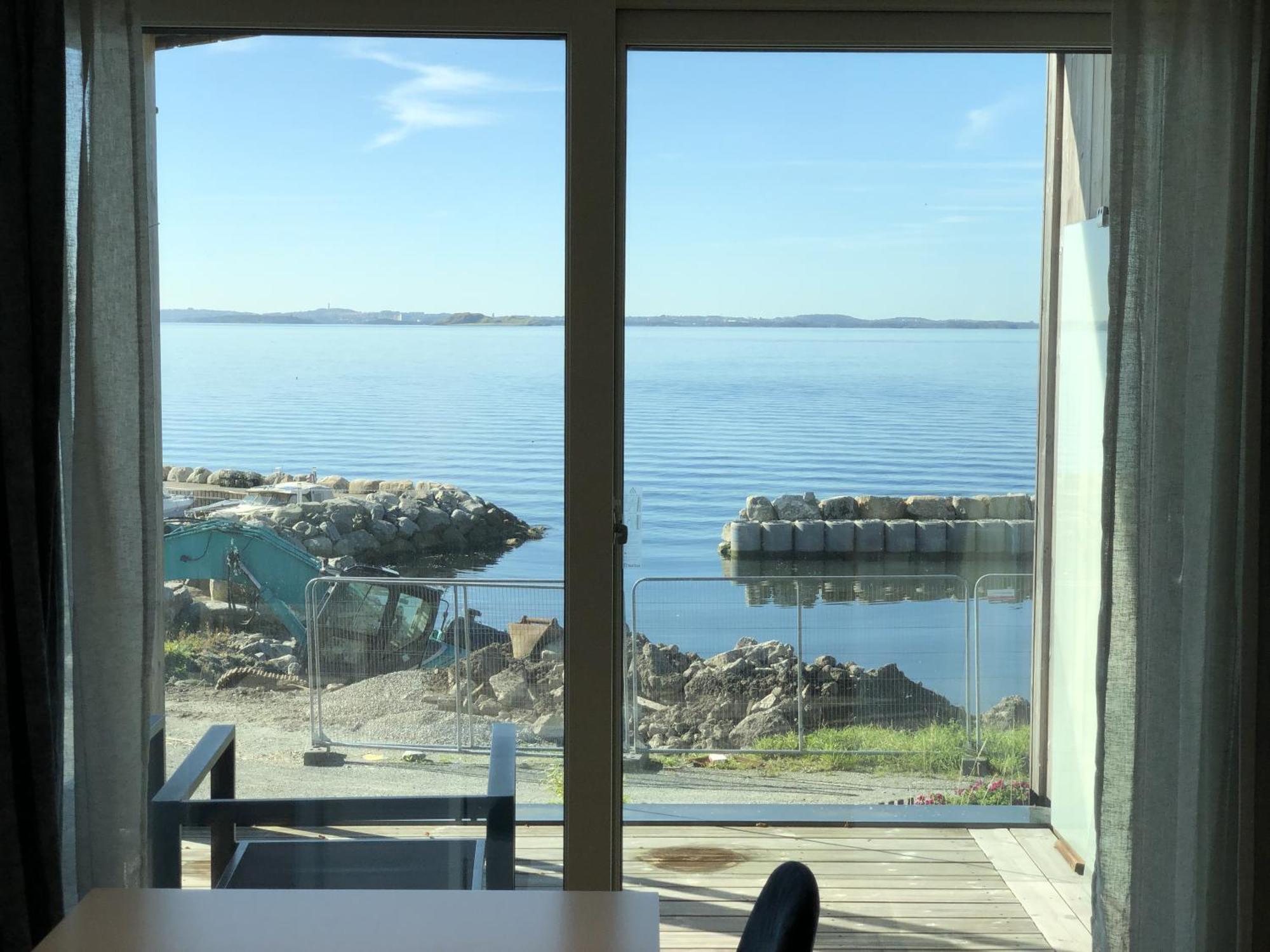 Haabakk On Sea Apartment Tau Ngoại thất bức ảnh